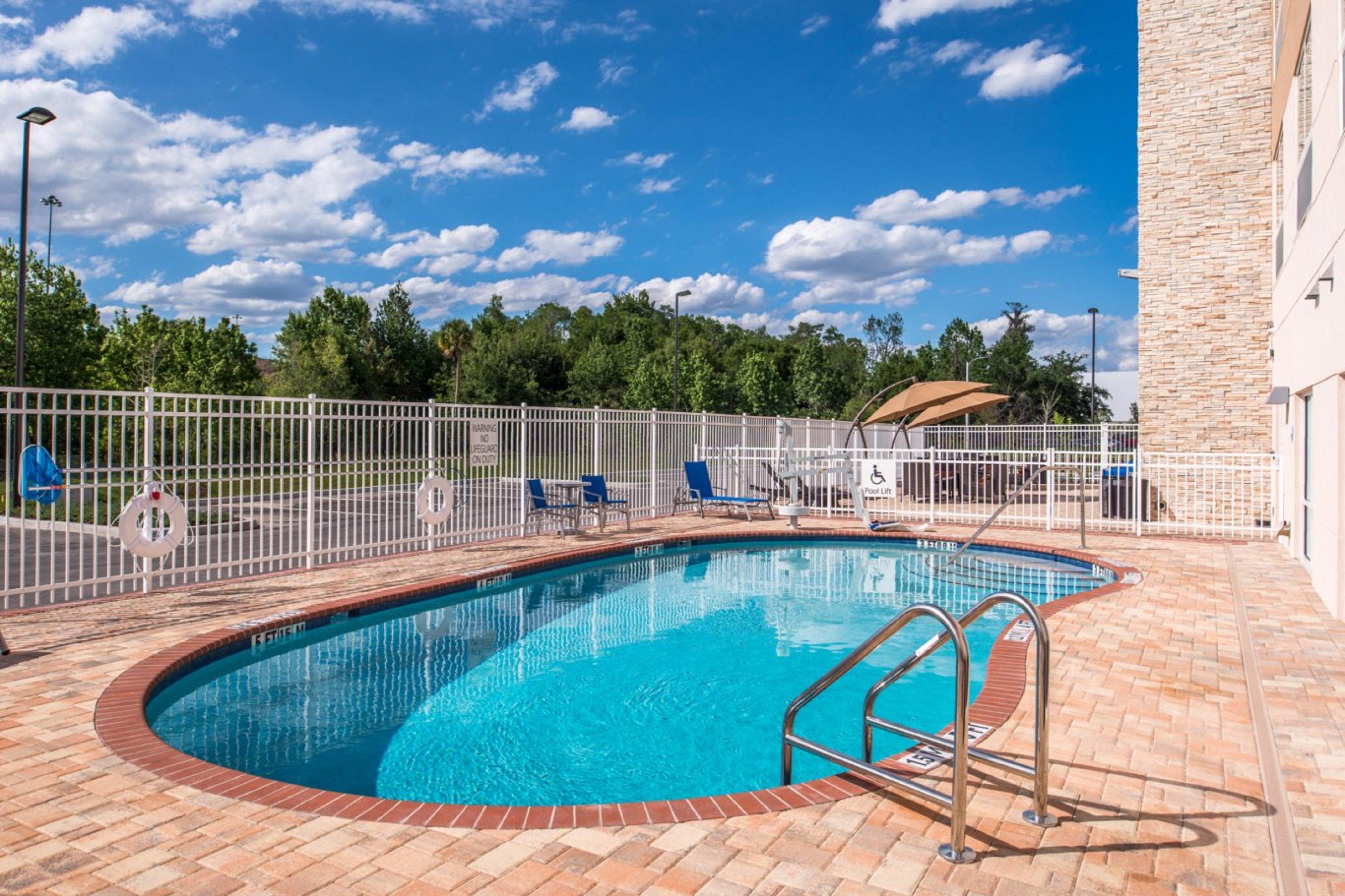 Holiday Inn Express & Suites - Tampa North - Wesley Chapel By Ihg Exterior foto